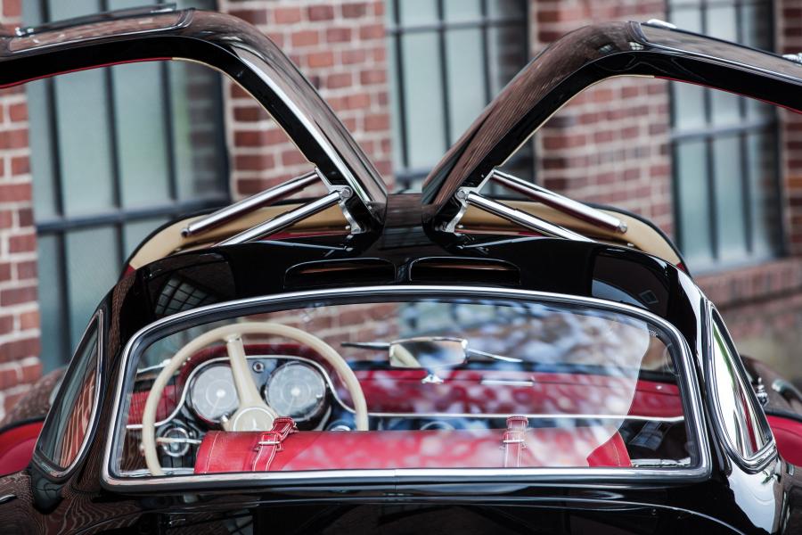 Детали экстерьера Mercedes-Benz 300 SL 1957 года  (фото 3 из 59)